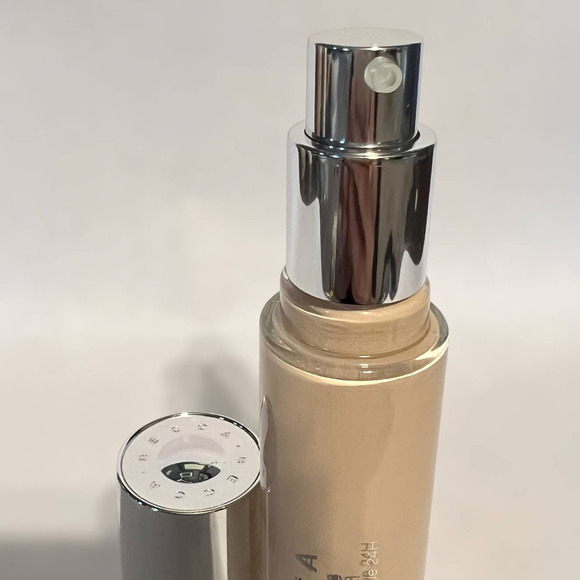 Becca Ultimate Coverage Foundation Shade Linen NWOB - Picture 2 of 4